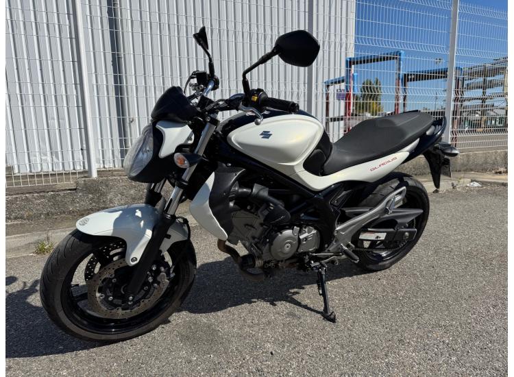 SUZUKI GLADIUS 650
