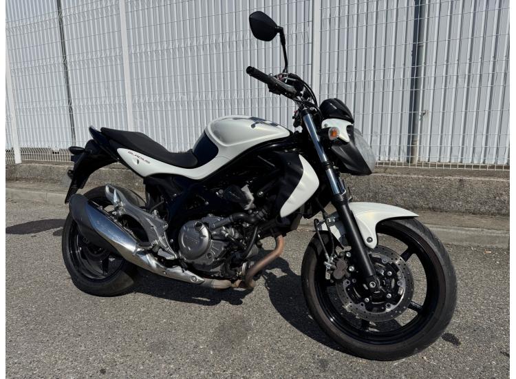 SUZUKI GLADIUS 650