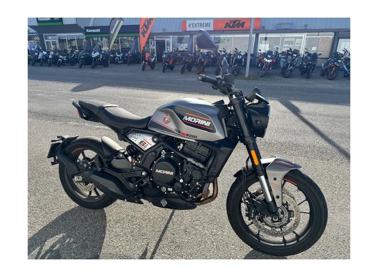 MOTO MORINI SEIEMMEZZO STR 650