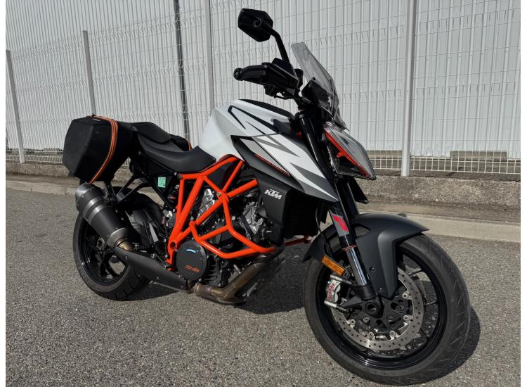 KTM 1290 SUPER DUKE R
