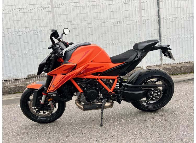 KTM 1390 SUPER DUKE R
